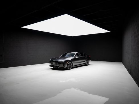 Used 2023 BMW i7 xDrive60 image 85