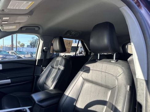 Used 2022 Ford Explorer XLT w/ Equipment Group 202A image 18