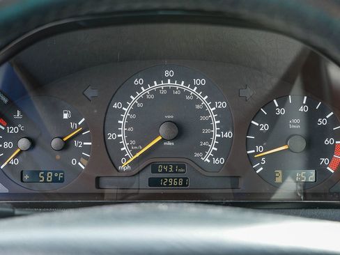 Used 2000 Mercedes-Benz C 280 Sedan image 6