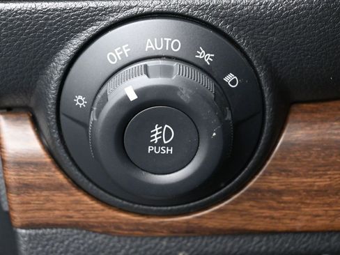 Used 2020 Nissan Titan Platinum Reserve image 16