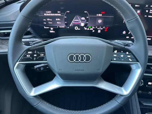 Used 2025 Audi Q5 Premium w/ Convenience Package AWD/4WD image 23