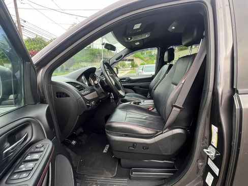 Used 2016 Dodge Grand Caravan R/T FWD image 28