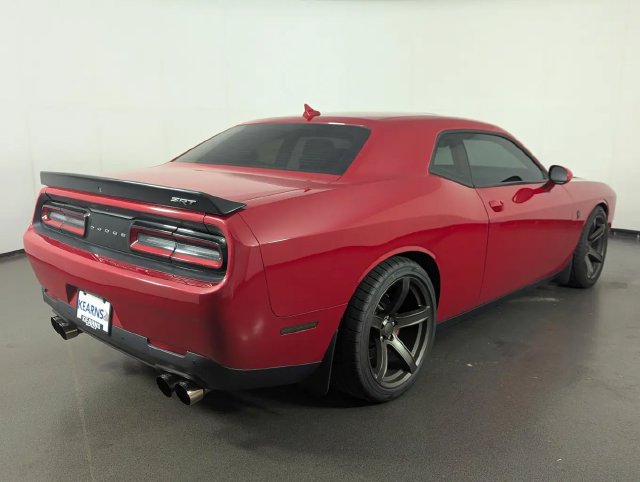 Used 2016 Dodge Challenger SRT Hellcat RWD image 7