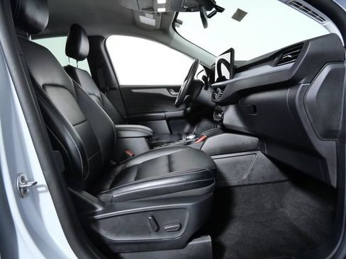 Certified 2025 Ford Escape Platinum AWD/4WD image 11