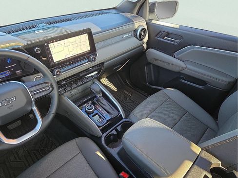 Used 2024 Chevrolet Colorado ZR2 w/ ZR2 Convenience Package III image 12