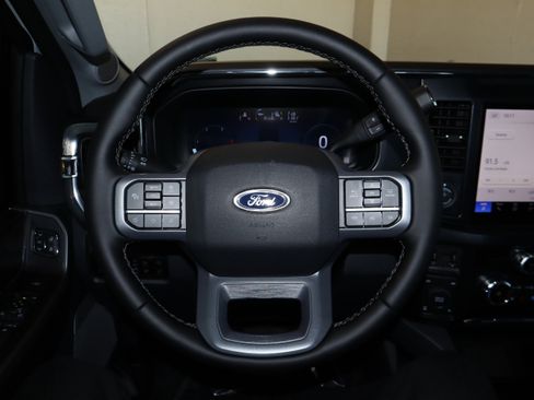 New 2026 Ford F250 Lariat w/ Black Appearance Package image 25