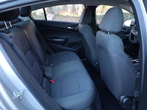 Used 2018 Chevrolet Cruze LS image 20