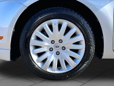 Used 2010 Ford Fusion Hybrid FWD image 10