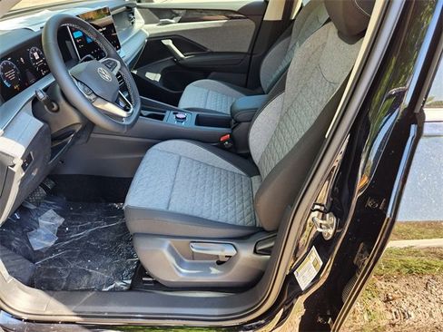 New 2025 Volkswagen Tiguan S image 13