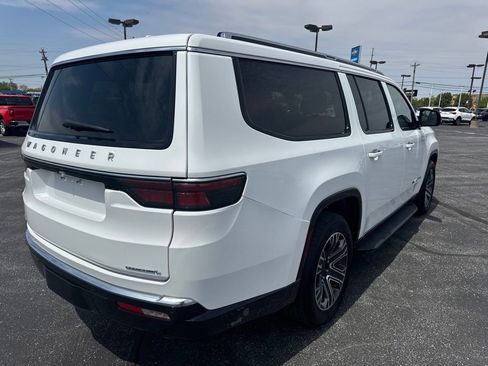 Used 2023 Jeep Wagoneer L Series II AWD/4WD image 16