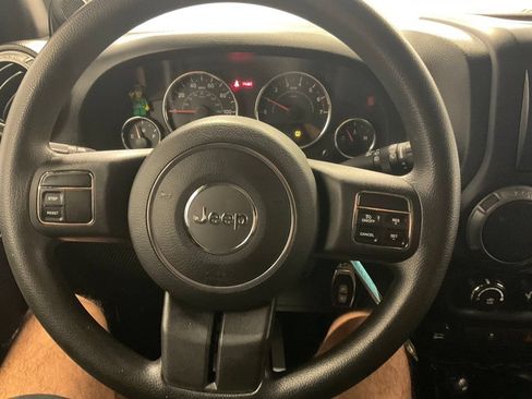 Used 2011 Jeep Wrangler Sport AWD/4WD image 7
