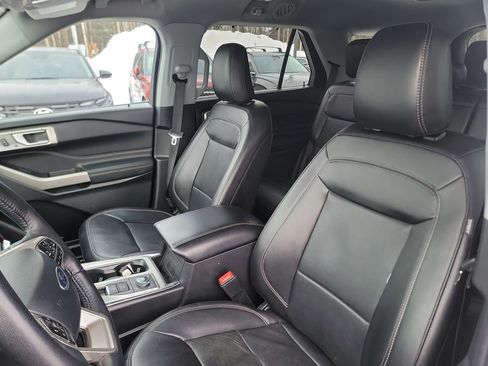 Used 2024 Ford Explorer Limited AWD/4WD image 13
