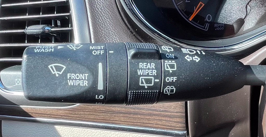 Used 2018 Jeep Grand Cherokee Overland RWD image 19