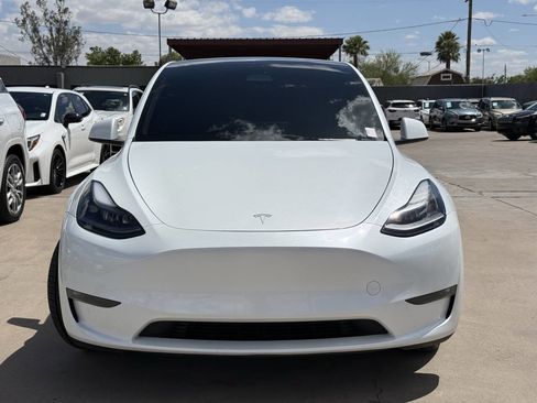 Used 2023 Tesla Model Y Performance AWD/4WD image 2