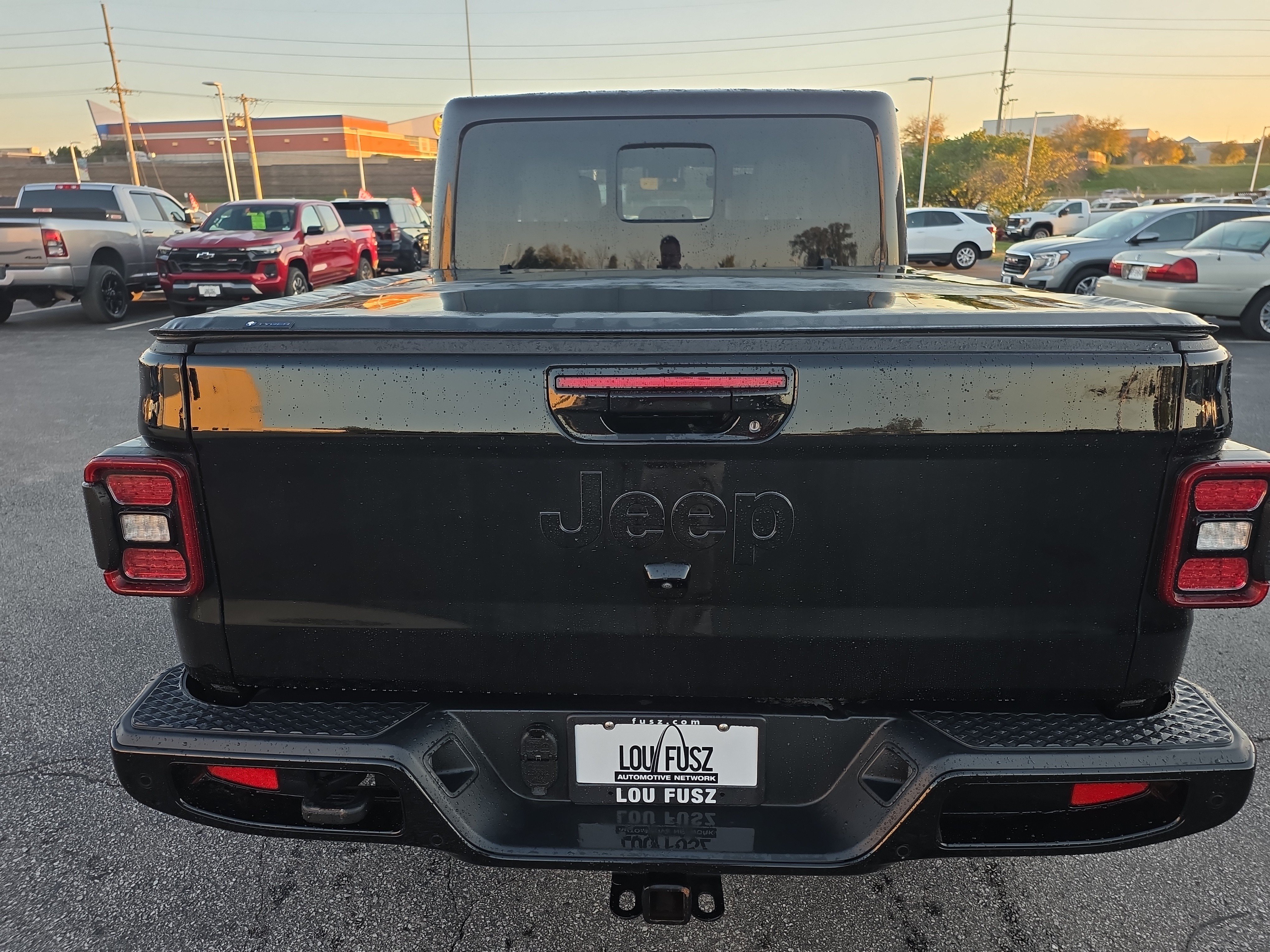 Used 2021 Jeep Gladiator Overland AWD/4WD image 5