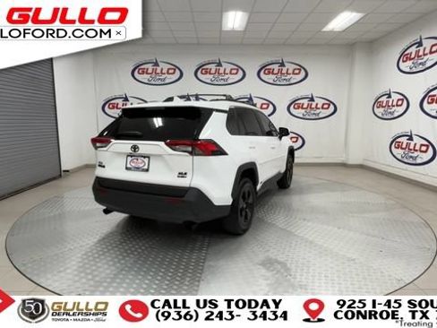 Used 2025 Toyota RAV4 XLE w/ Convenience Package AWD/4WD image 9