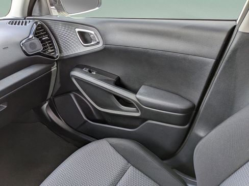 Used 2023 Kia Soul S image 20
