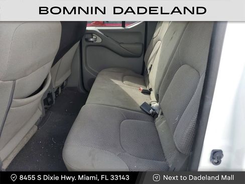 Used 2021 Nissan Frontier SV w/ Midnight Edition Floor Mats image 11