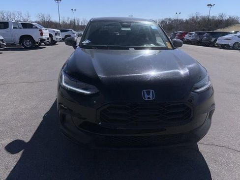 Used 2025 Honda HR-V Sport image 4