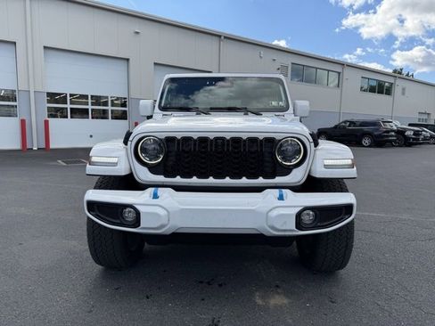 Used 2024 Jeep Wrangler High Altitude AWD/4WD image 21