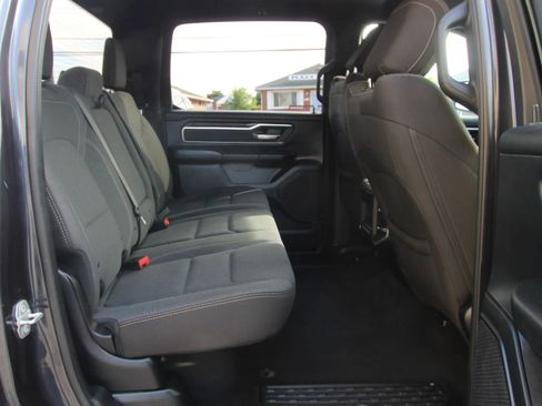 Used 2019 RAM 1500 Big Horn AWD/4WD image 12
