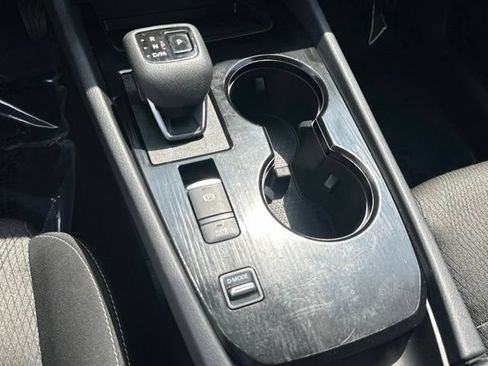 Used 2025 Nissan Rogue SV FWD image 4