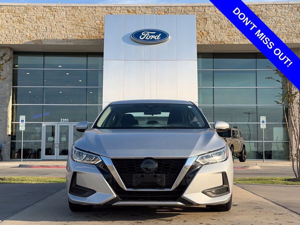 Used 2022 Nissan Sentra SV FWD image 2