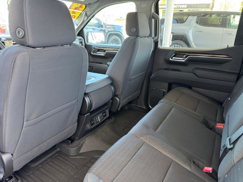 New 2024 GMC Sierra 1500 Elevation image 12