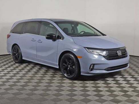 Used 2023 Honda Odyssey Sport image 2