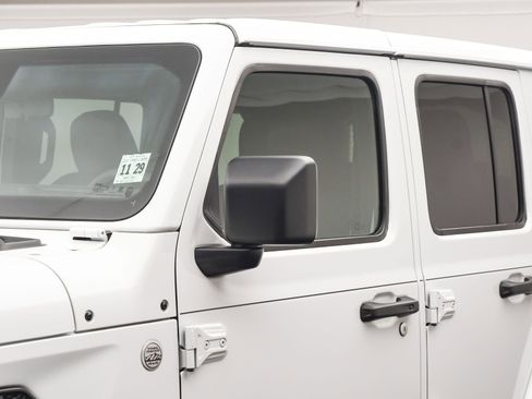 Used 2024 Jeep Wrangler Sahara image 10