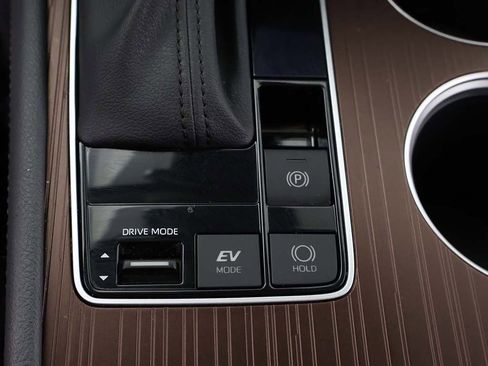 Used 2023 Toyota Sienna XLE w/ XLE Plus Package image 56