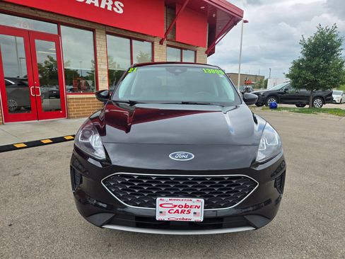 Used 2021 Ford Escape SE FWD image 2