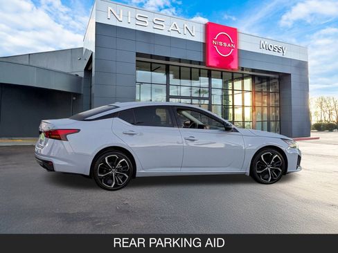 Certified 2023 Nissan Altima 2.5 SR image 6