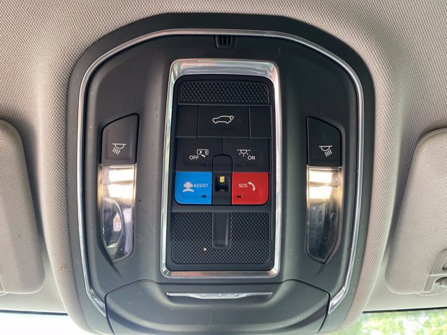 Used 2023 Jeep Grand Cherokee Limited w/ Trailer Tow Prep Group (B) RWD image 18