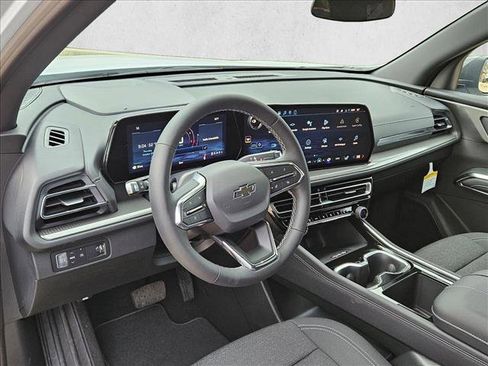 New 2026 Chevrolet Traverse LT w/ Midnight/Sport Edition image 3