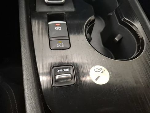 Used 2024 Nissan Rogue SV FWD image 27