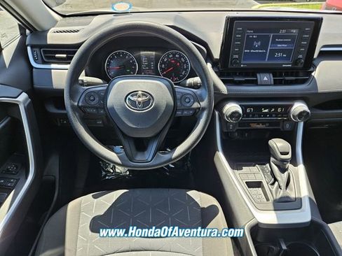 Used 2022 Toyota RAV4 XLE w/ Convenience Package image 9