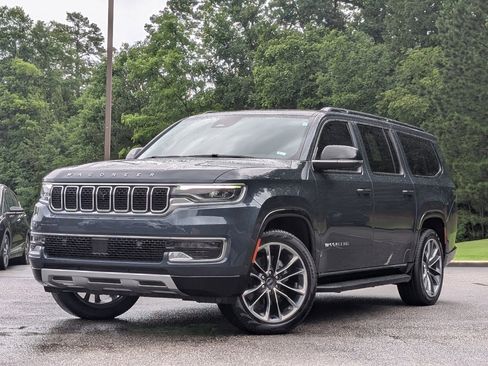 Used 2024 Jeep Wagoneer L Series II w/ Convenience Group I AWD/4WD image 4