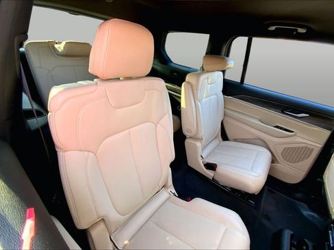Used 2025 Jeep Grand Cherokee L Limited RWD image 19