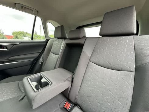 Used 2021 Toyota RAV4 XLE w/ Convenience Package AWD/4WD image 17