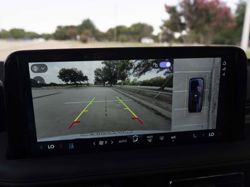 Used 2025 Lincoln Aviator Black Label AWD/4WD image 29