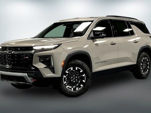 New 2026 Chevrolet Traverse Z71 w/ Enhanced Driving Package AWD/4WD image 2