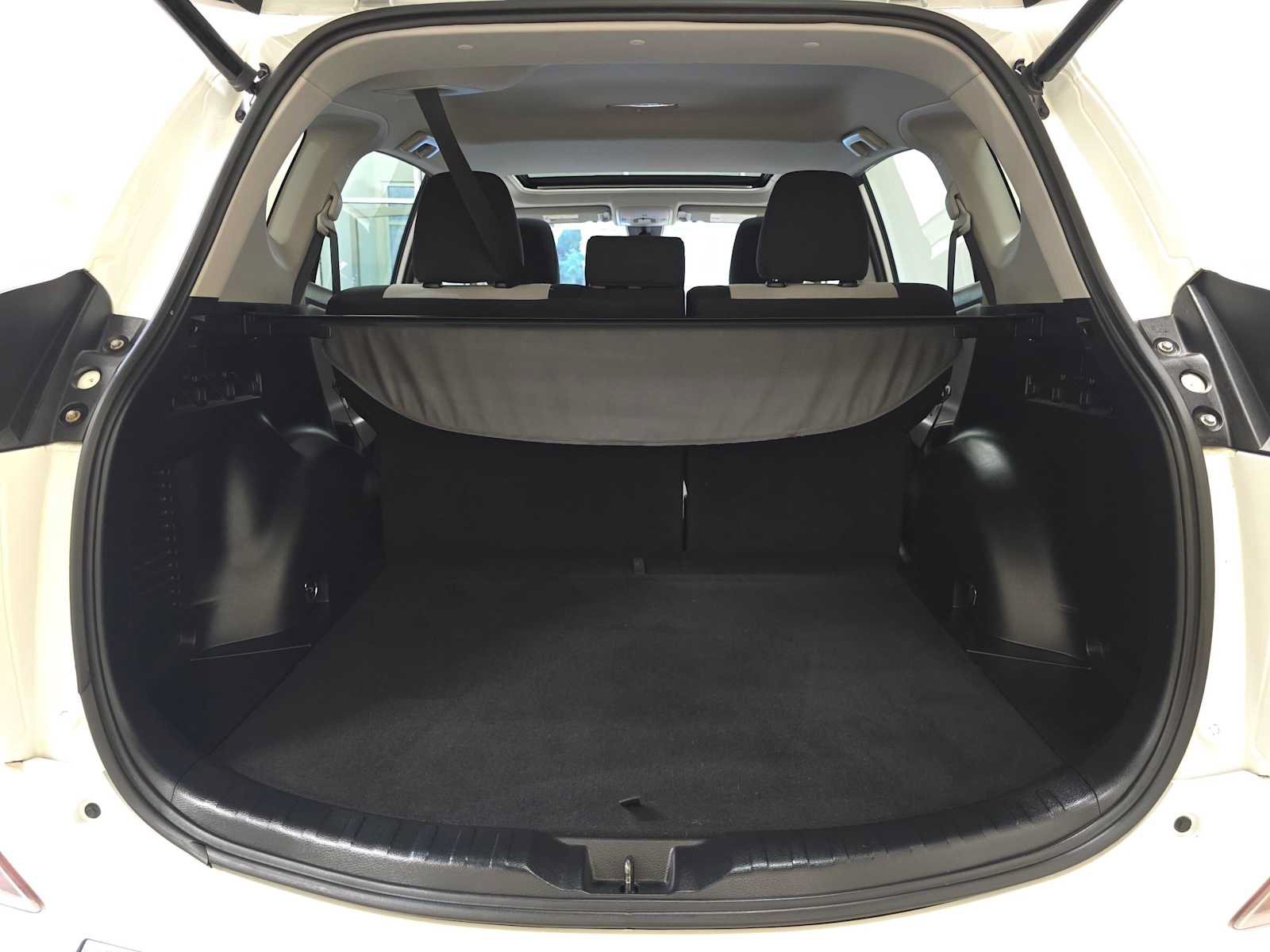 Used 2017 Toyota RAV4 XLE w/ All Weather Liner Package AWD/4WD image 29