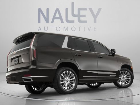 Used 2023 Cadillac Escalade Premium Luxury AWD/4WD image 7