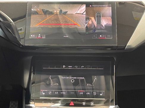 Used 2021 Audi e-tron Premium Plus w/ Premium Plus Package image 33