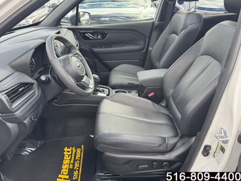 Used 2025 Subaru Forester Limited AWD/4WD image 27