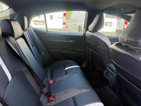 Used 2026 Toyota Camry SE FWD image 12