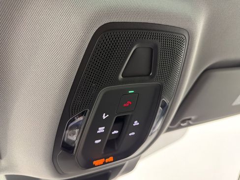 Used 2025 Audi Q5 Premium w/ Convenience Package image 20