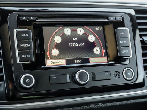 Used 2014 Volkswagen Beetle R-Line image 25