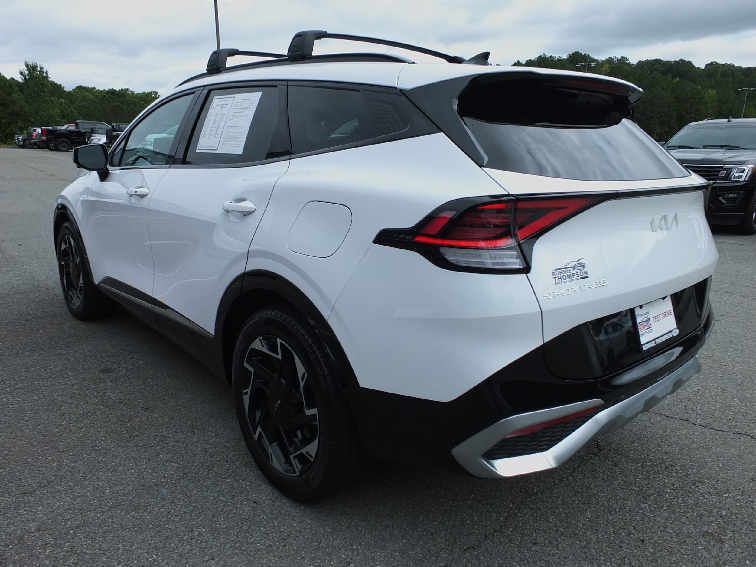 Used 2025 Kia Sportage SX FWD image 5